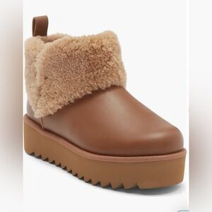 Women’s UGG Ultra Mini Alina Curled Genuine Shearling Platform Boot Size 8